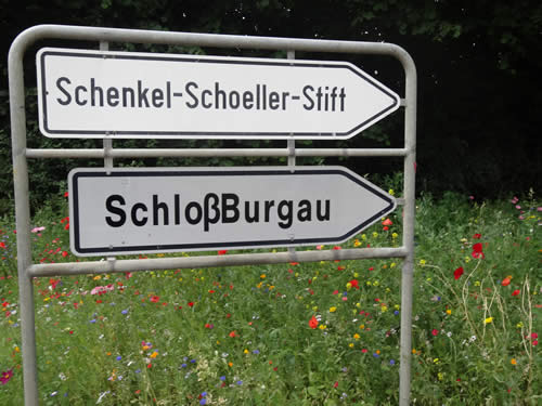 Einfahrt zum Schenkel-Schoeller-Stift